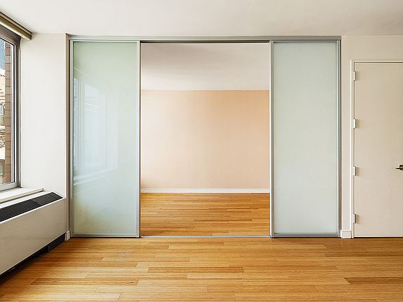 5th image of 303 E 33rd St APT 6D