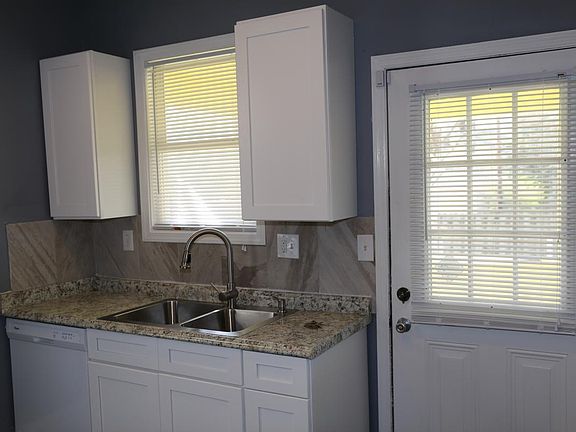 Kitchen Pic 1