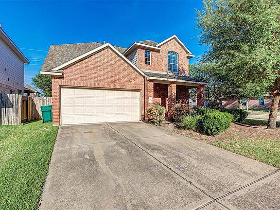 3rd image of 6415 Applewood Forest Dr