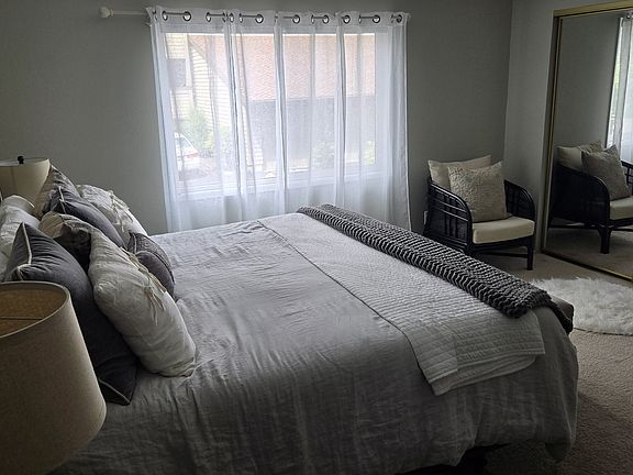 4th image of 5624 S Riverside Ln