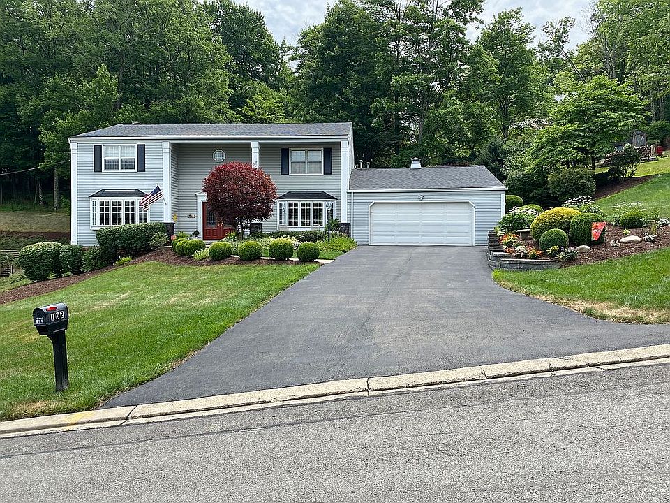 2nd image of 102 Scarborough Ln