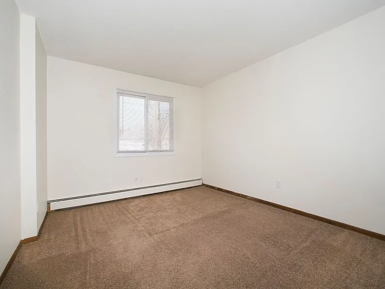 2600 Bryant Ave S — Photo 17