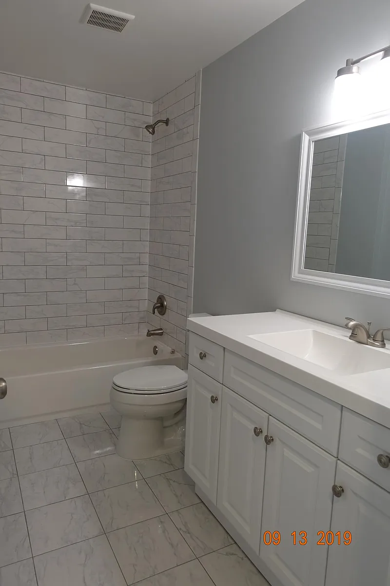 Bath - 358 College St #C