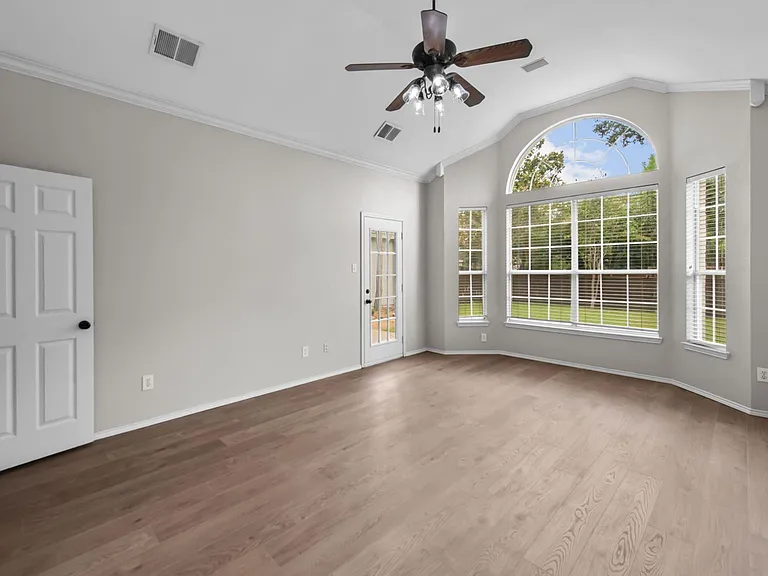 2421 Kittyhawk Dr — Photo 28