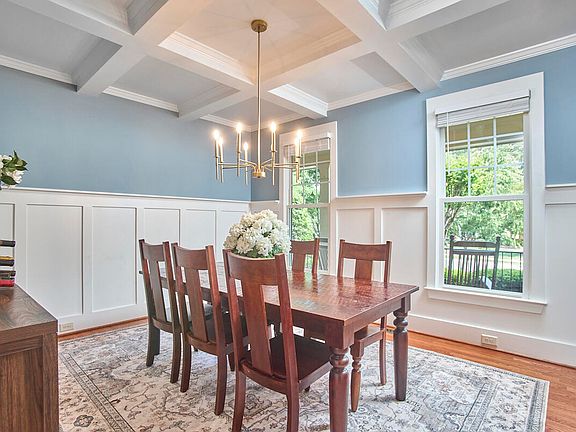 4th image of 502 Oxfordshire Ln