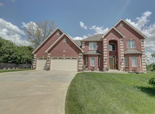 10S351 Tim Ct, Willowbrook, IL 60527