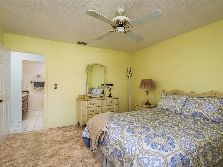 9910 Eagles Point Cir #3 — Photo 20
