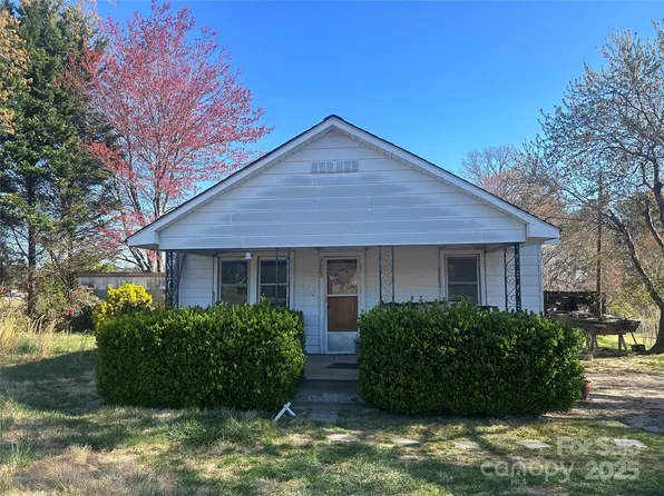 3603 State Highway 90 E, Taylorsville, NC 28681