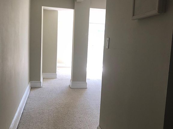 5th image of 2002 Mount Vernon St Floor 3