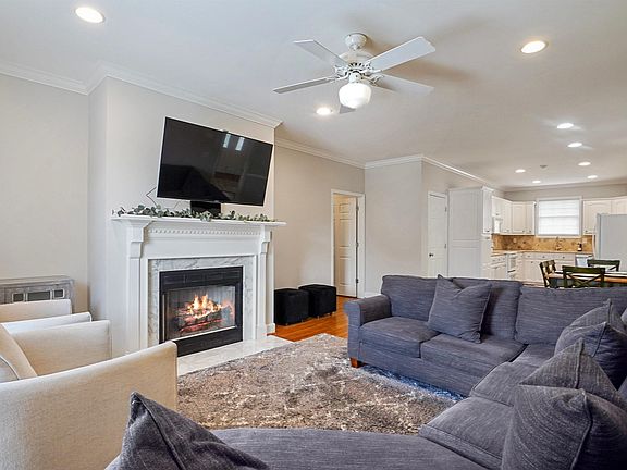 3rd image of 1524 Jacobs Cir