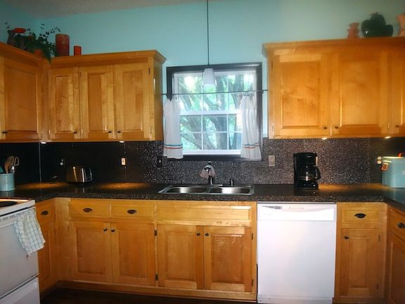 5th image of 4742 Noble St