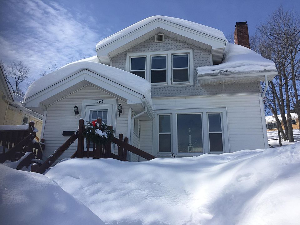 1st image of 992 Pine St