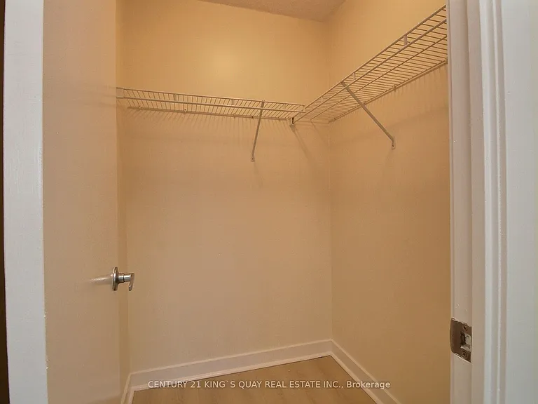 36 Lee Centre Dr #2009 — Photo 11