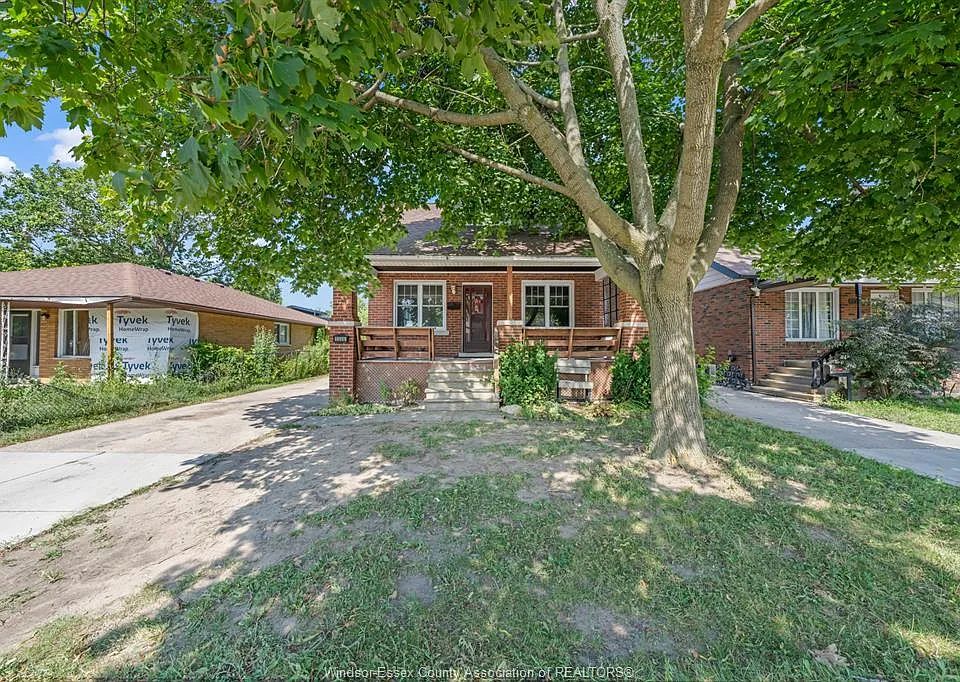 1356 Pillette Rd