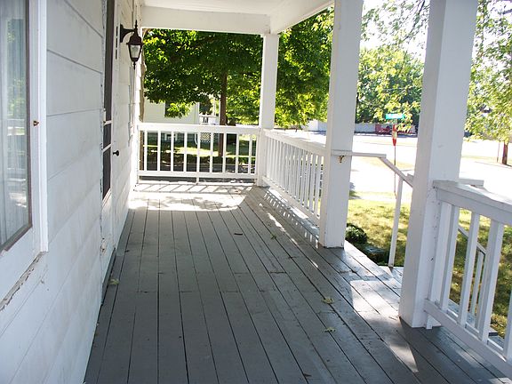2nd image of 600 Vine St
