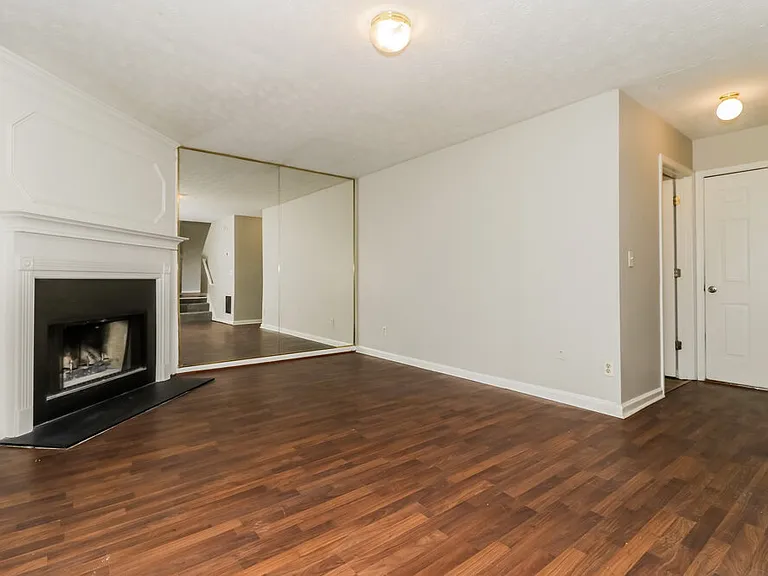2124 Oakland Spring Dr — Photo 5
