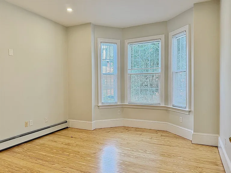 137 M St #1 — Photo 7