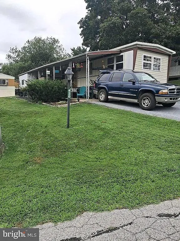 420 Holly Dr photo 1