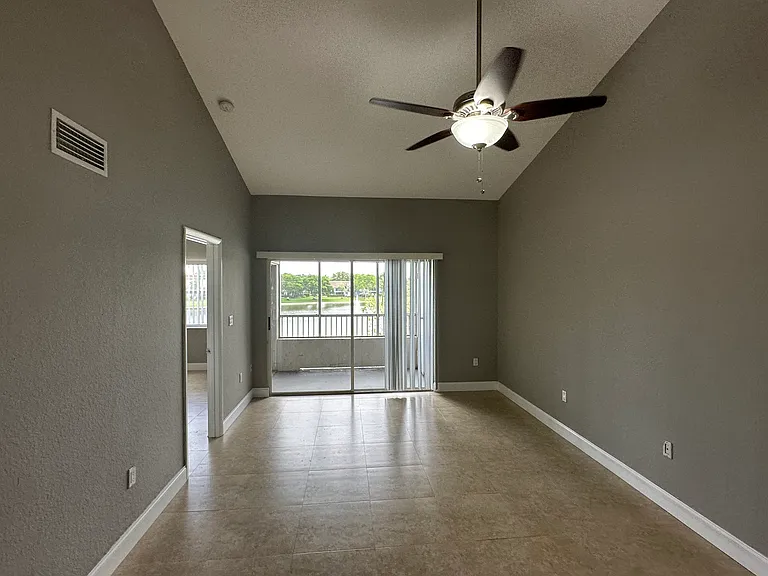 2820 N Oakland Forest Dr #307-1 — Photo 11