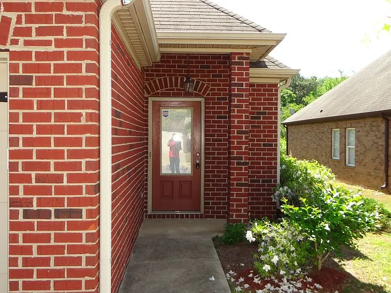 257 Oxmoor Pl — Photo 2