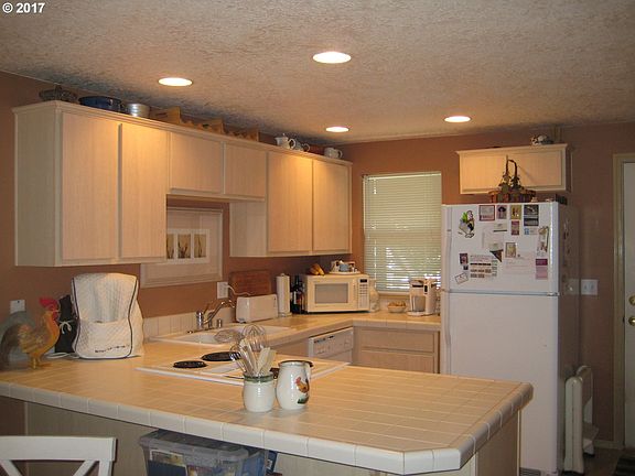 2nd image of 4000 NE 109th Ave Unit 195