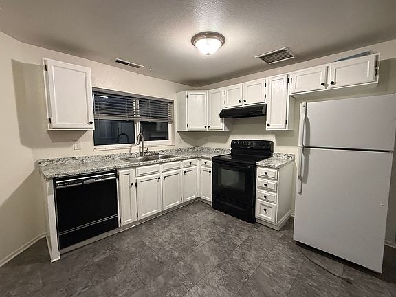 3rd image of 2151 Lone Mountain Dr APT 8