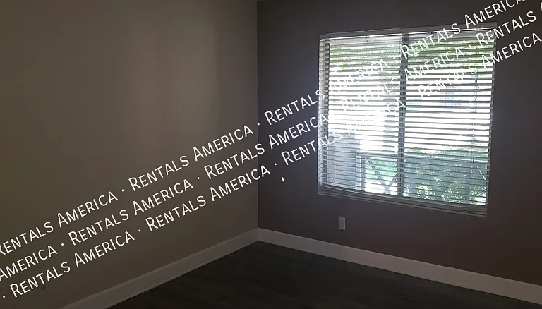 15827 W Yavapai St — Photo 6