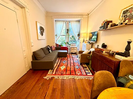 Rented by Garfield Realty  | media 14