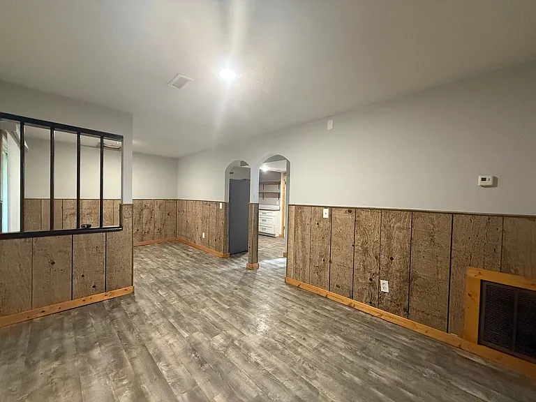 1504 Colony Park Dr — Photo 9