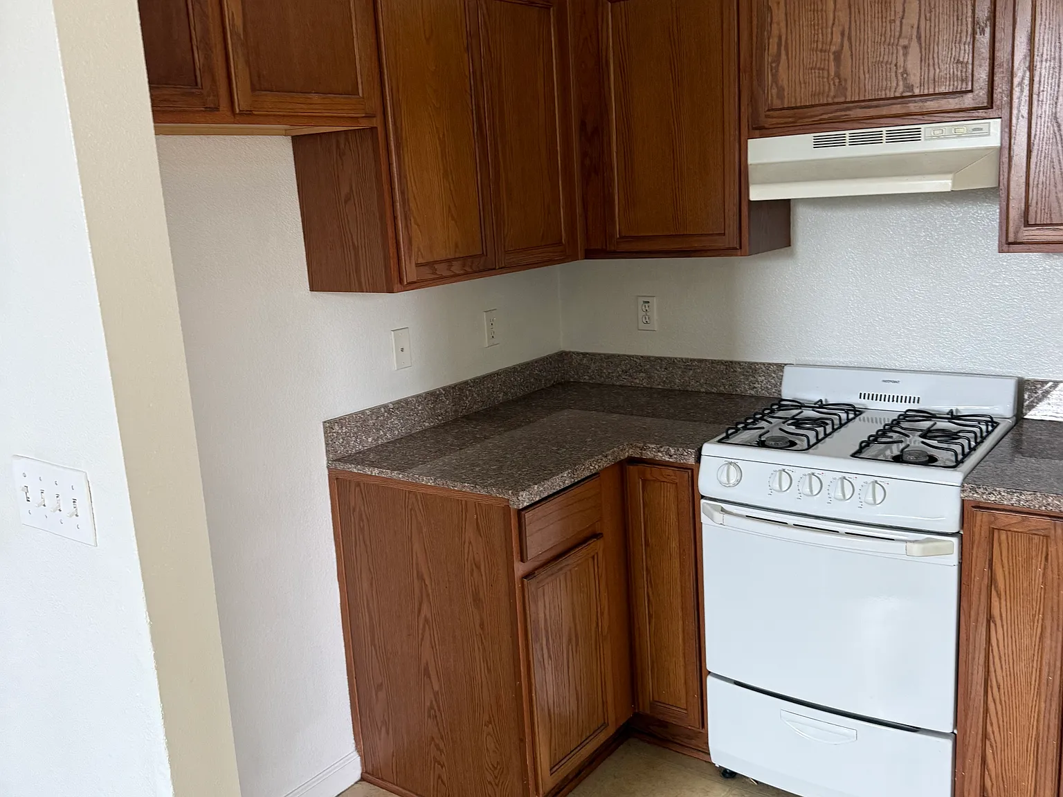 Studio, 477 sqft, $1,750 — Photo 3