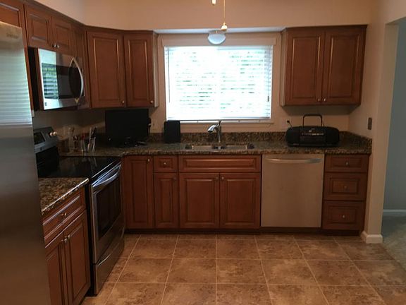 3rd image of 1783D Huntingwood Ln
