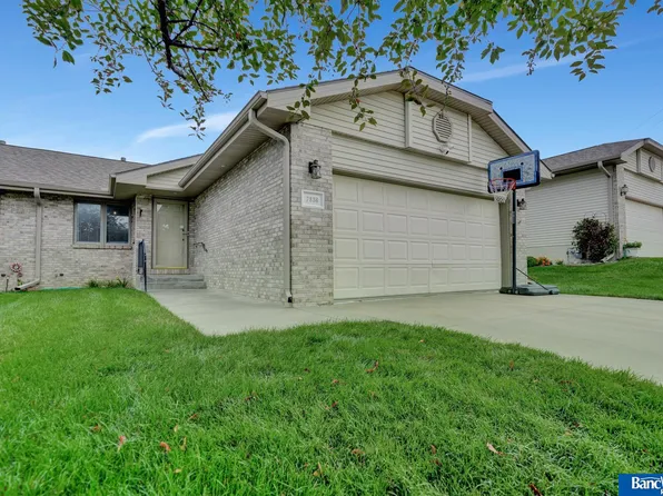7836 Stonewall Ct, Lincoln, NE 68506