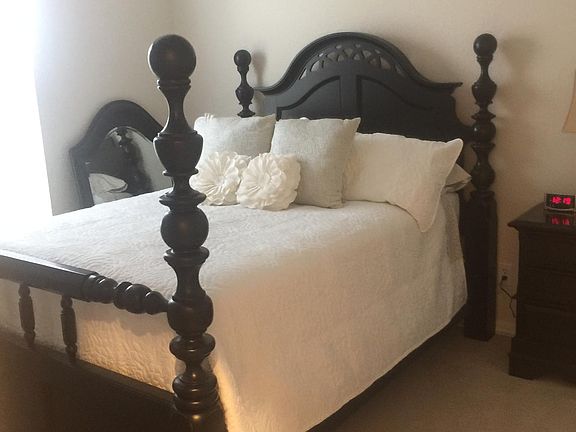 Bedroom 3 - Queen bed
