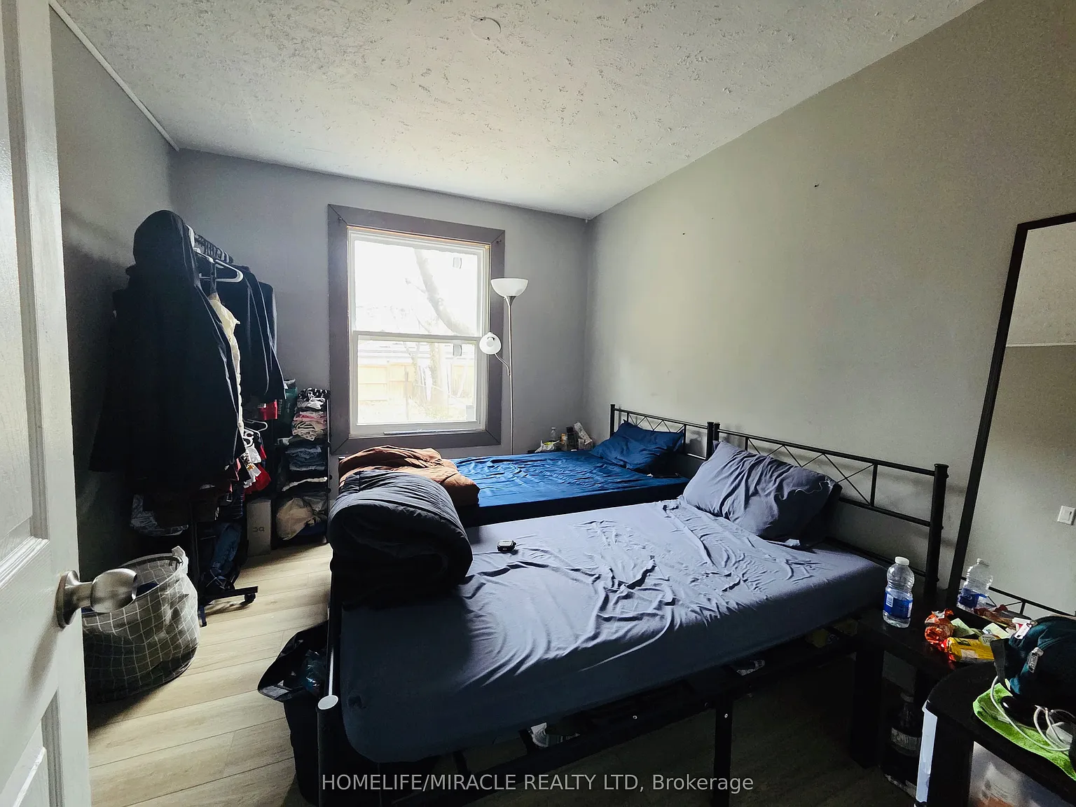 5 bed, $2,100 — Photo 3