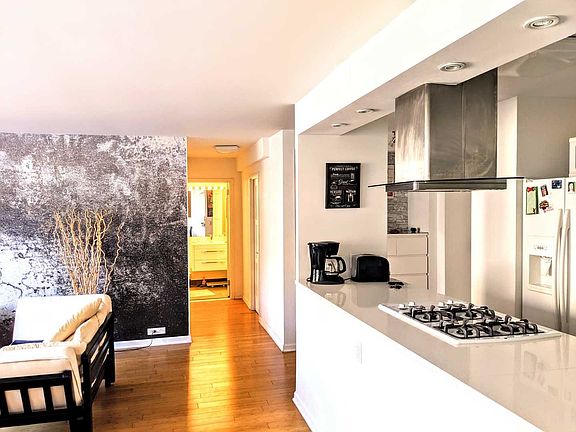 3rd image of 2800 N Lake Shore Dr APT 1507
