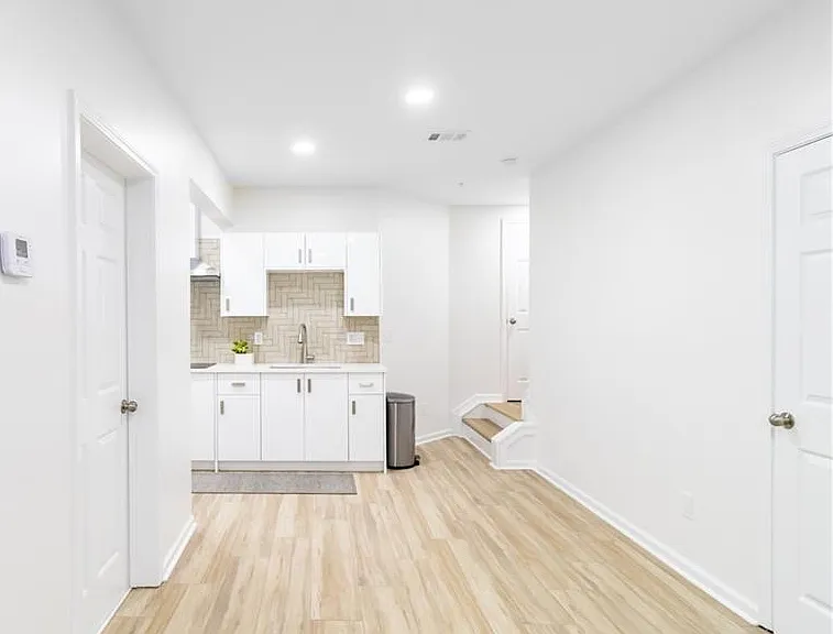 1339 Endicott Ct — Photo 27