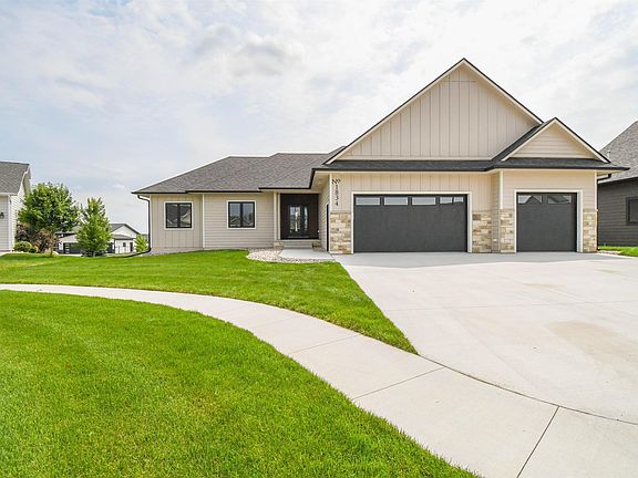 2nd image of 1834 Grand Arbor Cir