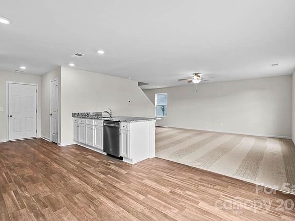 4th image of 574 Lamorak Pl