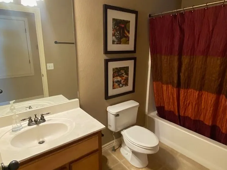 922 W 15th St #10 — Photo 9