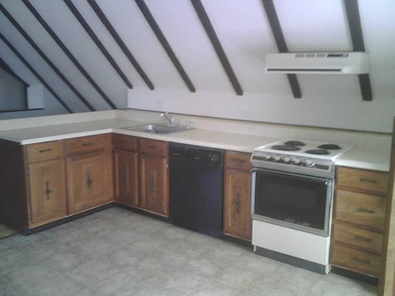3rd image of 157 Main St APT 3