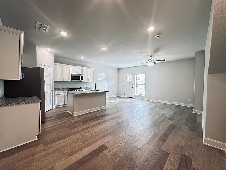 7162 Magnolia Creek — Photo 3