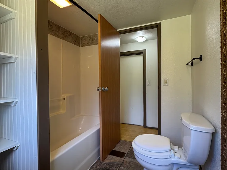 8645 State Route 507 SE — Photo 13