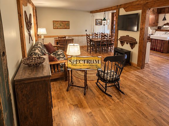 4th image of 313 Pond Rd #8