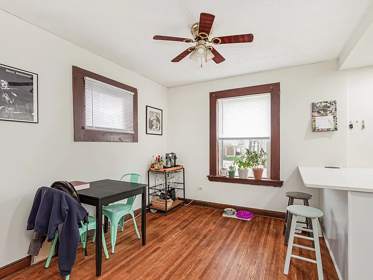 1693 King Ave — Photo 4