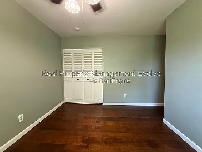 4709 N 26th Ln — Photo 15