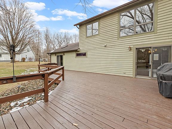 3rd image of 1332 King Arthur Dr