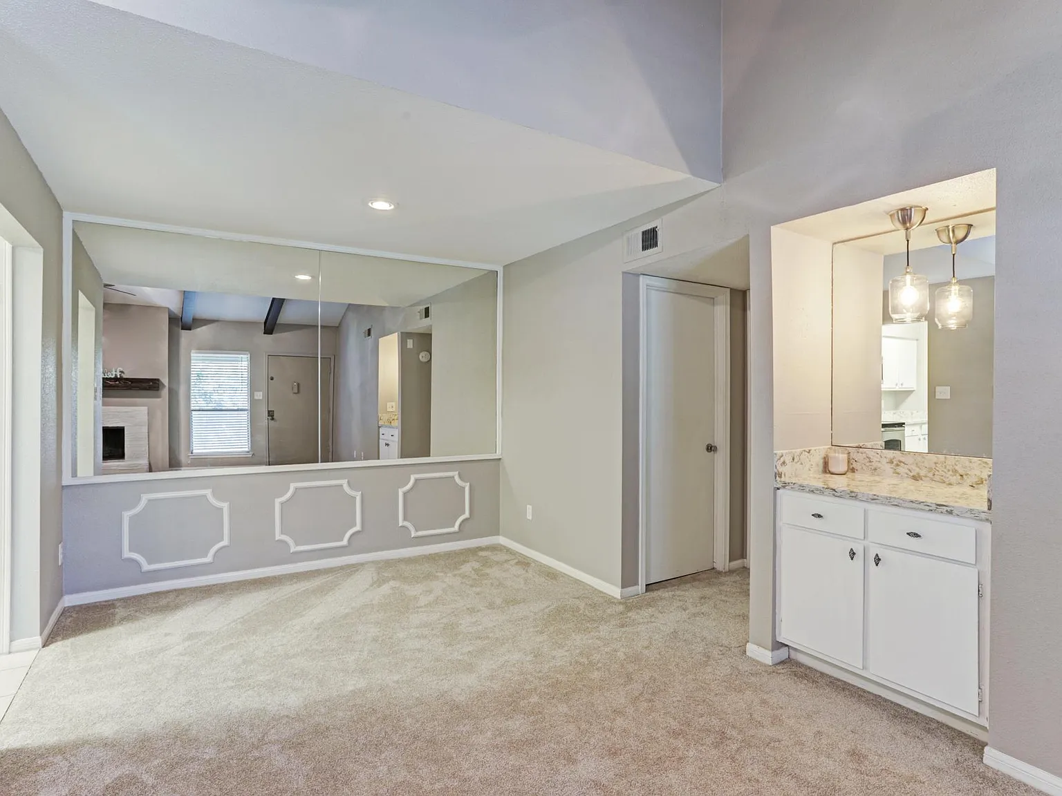 1 bed, 828 sqft, $1,250 — Photo 2