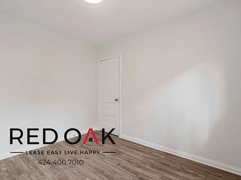 5217 Virginia Ave #5221-1/2 — Photo 6