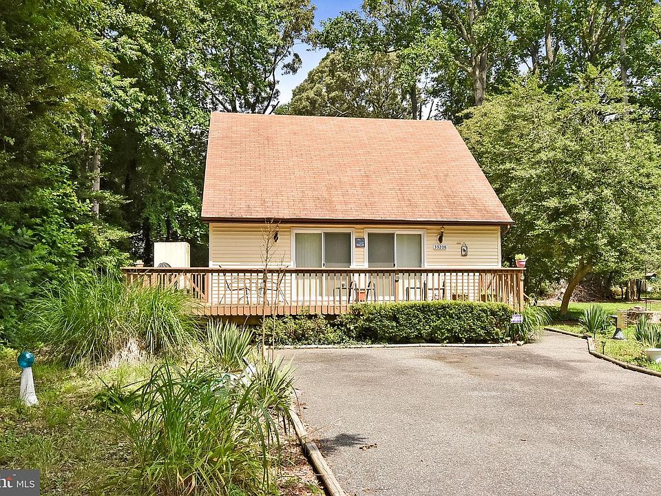 1st image of 33208 Woodland Way