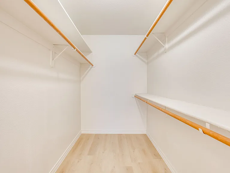 213 Carriage Dr — Photo 8